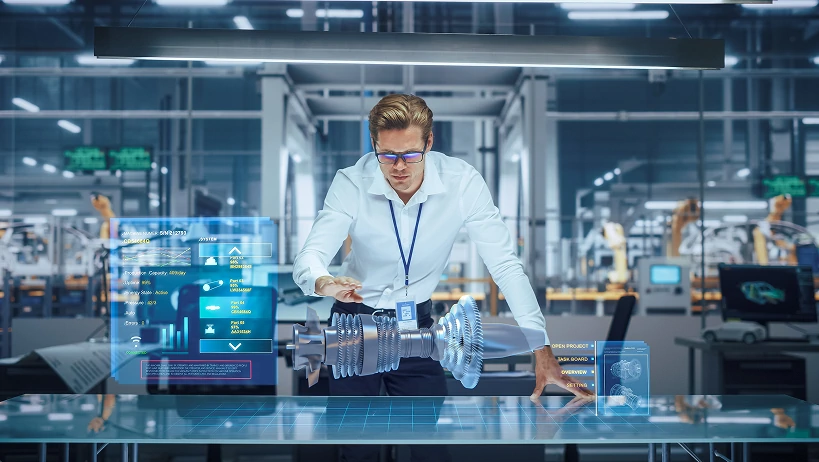 Ingenieur verwendet erweiterte Realität, um eine industrielle Teil in einer intelligenten Fabrik zu entwerfen